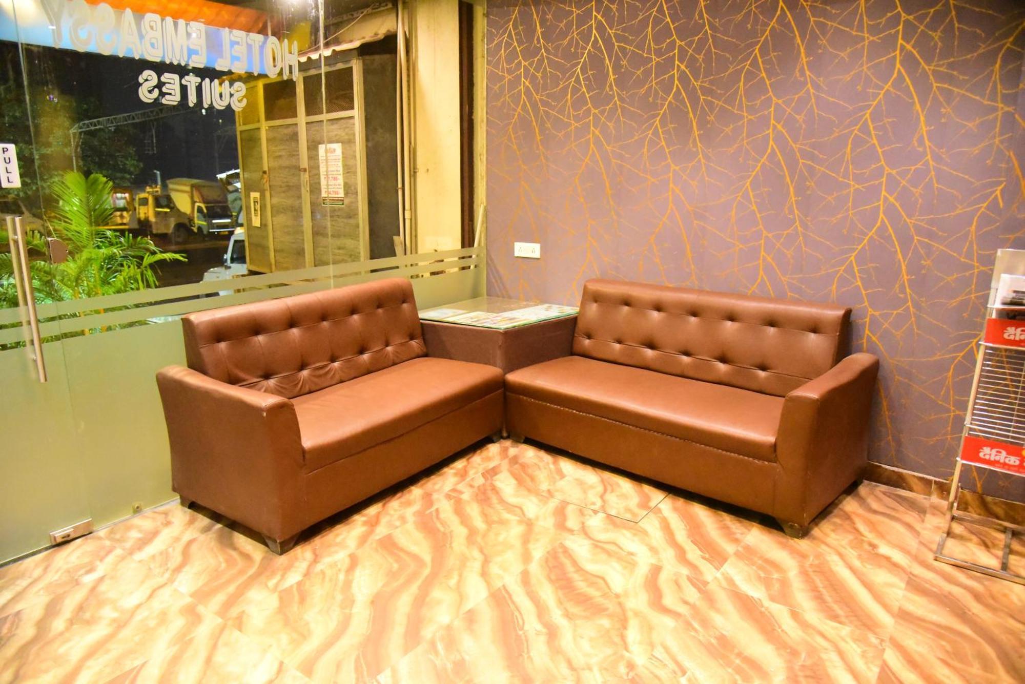 Hotel Embassy Suites Мумбай Екстериор снимка